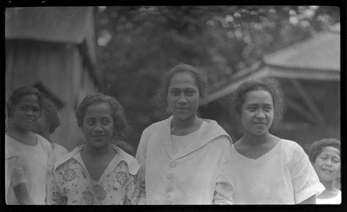 Cook Islands girls