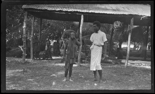 Malakai Veisamasama treating hookworm disease