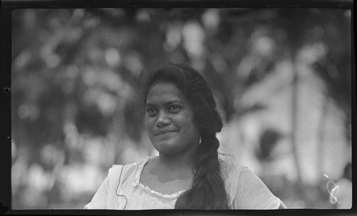 Young Cook Islands woman