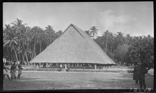 Maneaba meeting house on Tabiteuea in which bones of Kourabi are kept