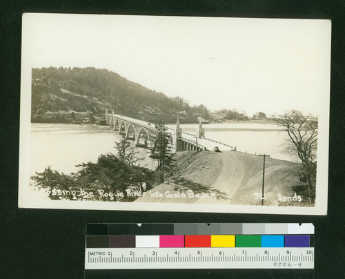 Crossing the Rogue River into Gold Beach