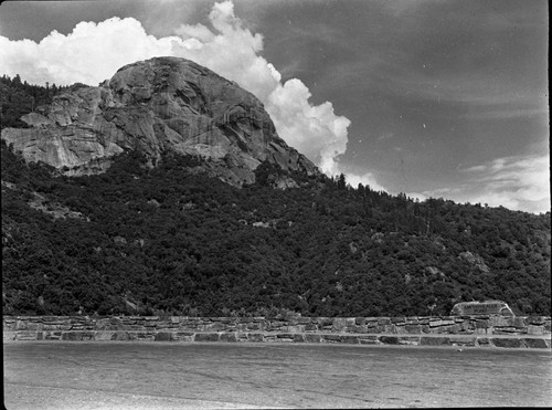 Moro Rock, as viewed from Amphitheater Point