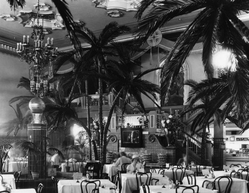 Clifton's Cafeteria of the Golden Rule, interior