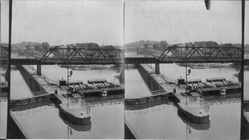 S.E. from R.R. to Barge Canal and Locks at Lyons, N.Y