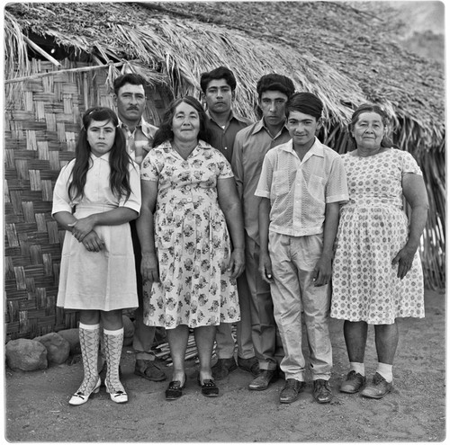 Guillermo Villavicencio Rosas family at Rancho Pie de la Cuesta