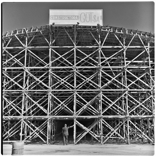 Puerta de México en Tijuana, under construction