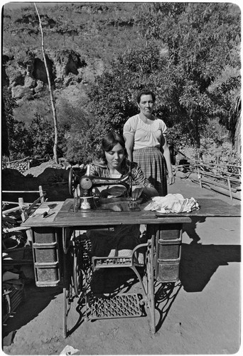 Sewing at Rancho Vivelejos