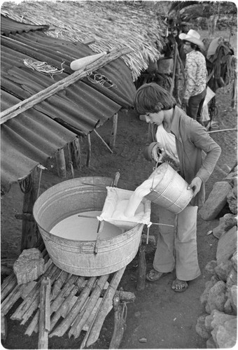 Making cheese at Rancho Las Jícamas