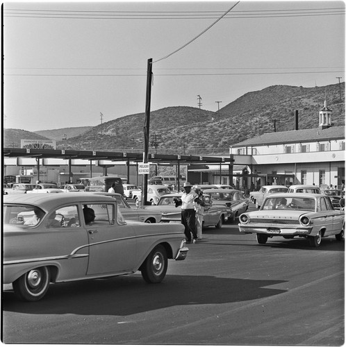 Cars in line to cross into the United States