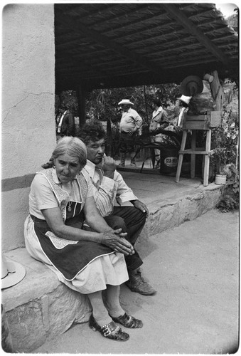 Joséfa and Loreto Arce at Rancho San Gregorio