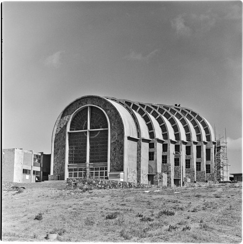 Espíritu Santo Church, under construction, in Colonia Chapultepec