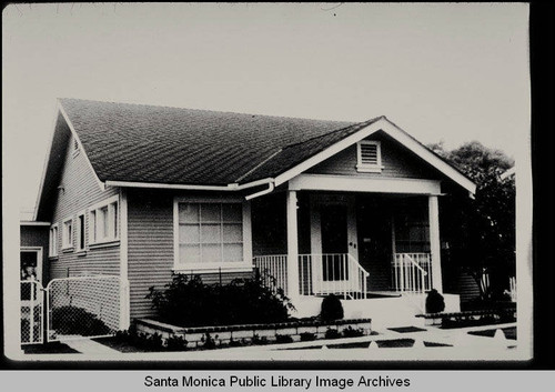 Clapboard bungalow, 918 Twenty-Second Street, Santa Monica, Calif., built in 1925 for Charles H. English