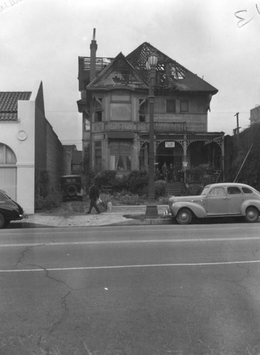Home destroyed by fire, Los Angeles