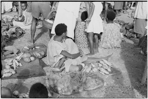 Madang market: women selling produce