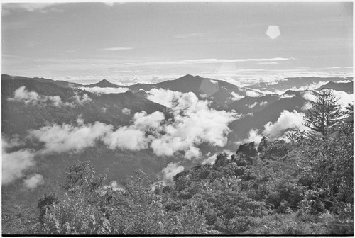 Bismarck Range, view towards Gunts