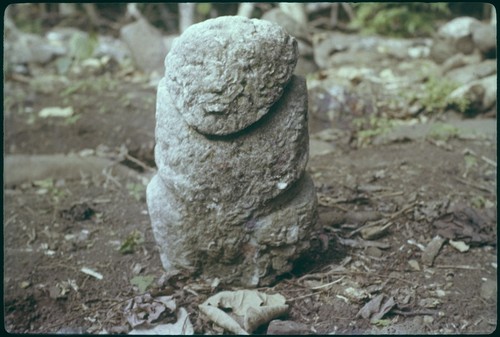 Small stone statue, Urufara, Moorea