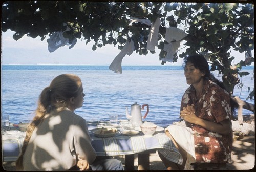 Ann Rappaport and Poia share a meal, Ma'atia, Moorea