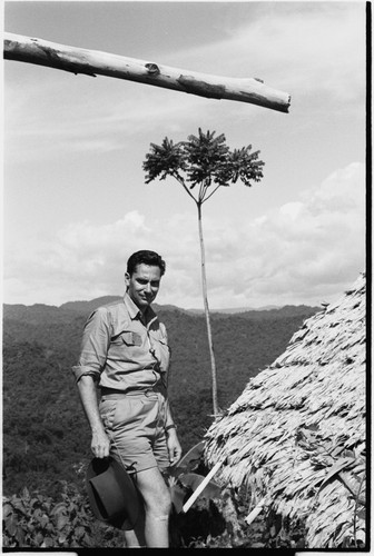 Sengru-Sengru, Wanuma Census Division: Roy Rappaport beside a house