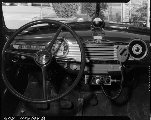 Chevrolet dashboard with Motorola two-