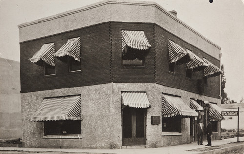 Funk Building, 248 West 5th Street. The Beaumont Bank, built in 1911