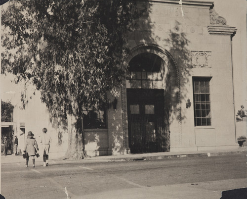 Old Bank Building at 5th and Egan in Beaumont