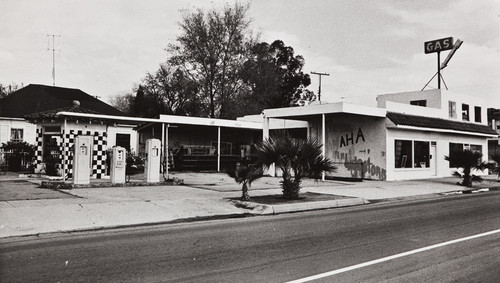 Service station on 6th Street between California and Egan, on the North side, circa 1970's