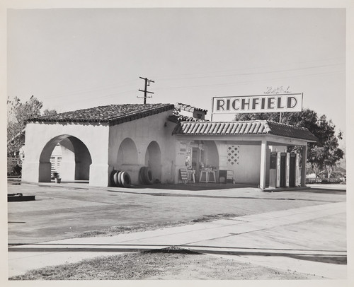 Richfield Gas Station on 6th Street