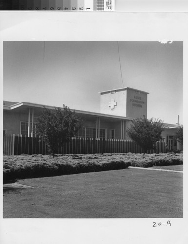 [Photograph of Kaiser Foundation Hospital]