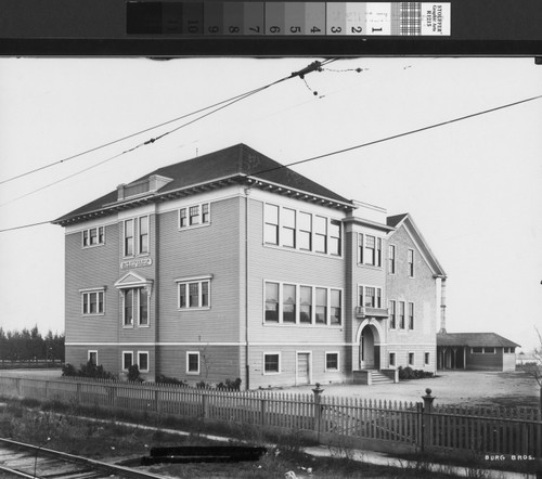 [Photograph of Stege Grammar School]