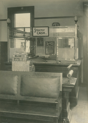 [Photograph of Stanford E. Philpott shoe store B]