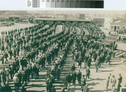 [Photograph of workers entering Richmond Shipyard Number Two]