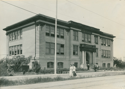 [Photograph of Richmond Union High School, 1914]