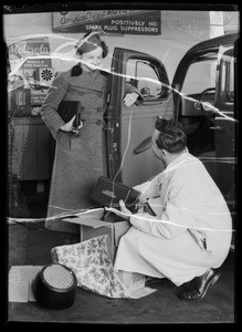 Christmas shopper, Southern California, 1935