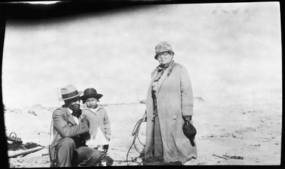 Frederick M. Roberts, Gloria Pearl Roberts, and Lucy Hinds at the beach