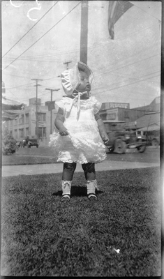 Gloria Pearl Roberts in front yard