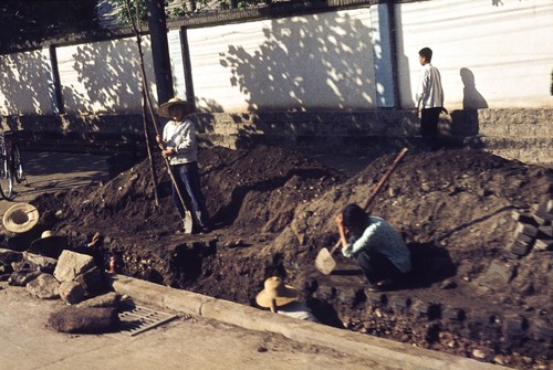 Hand Labor along the Streets of Yan'an