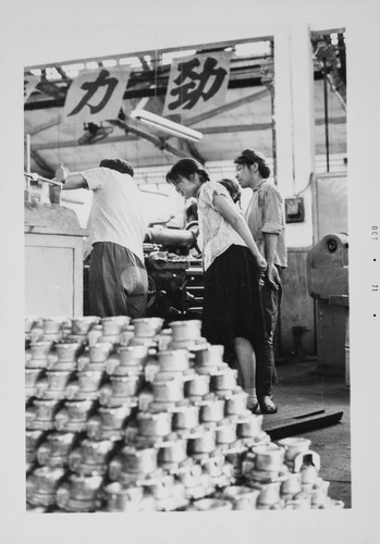 Female workers and students in the Factory