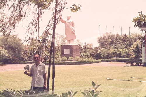 Statue of Mao Zedong