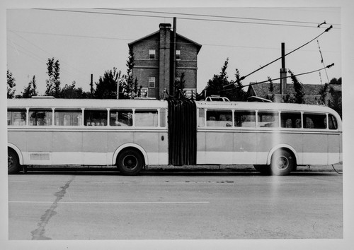 Cable Bus in the City