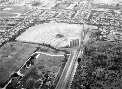 Lincoln Drive-In, Buena Park, looking south