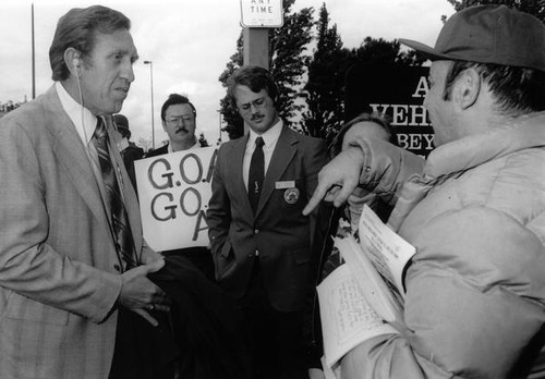 Picketing the G.O.A. outside Marriott's Great America Theme Park