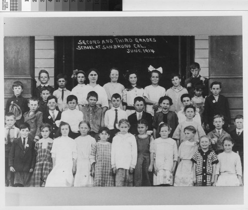 Second and thrid grade classes, Old Edgemont Grammar School, June 1914