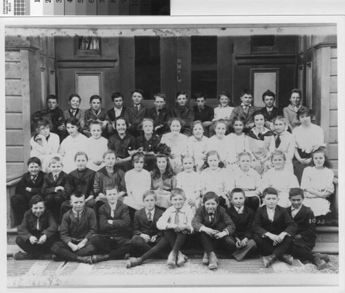 Fourth and fifth grade classes, Old Edgemont Grammar School, June 1914