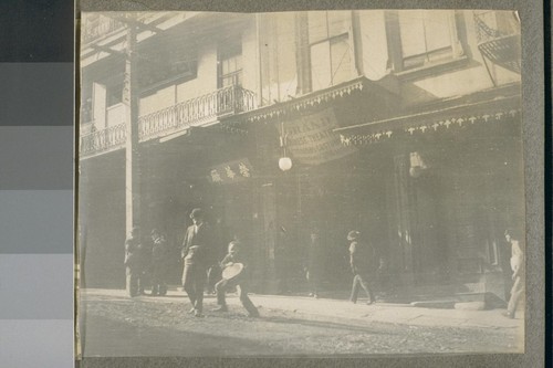 [Street scene, Chinatown. Before Grand Chinese Theatre.]