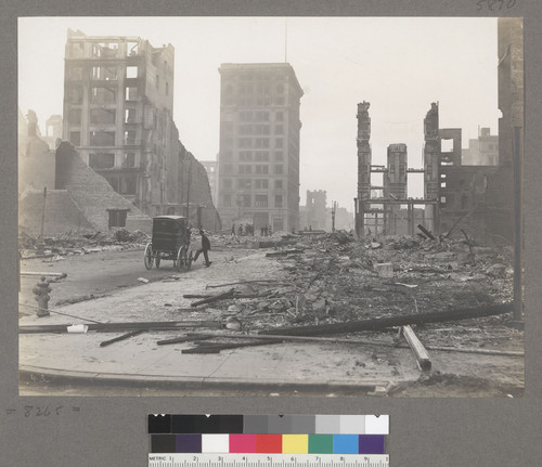 [Ruins and debris. Shreve Building, center, at Post Street and Grant Avenue.]