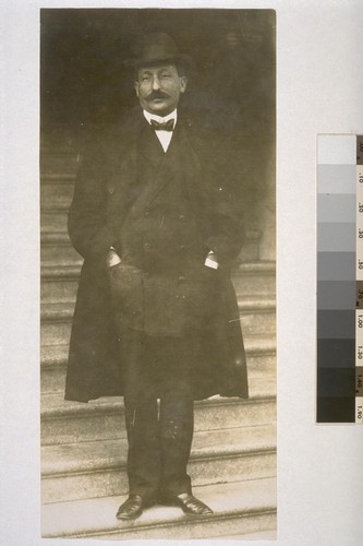 The "Curly Boss." Abe Ruef during the graft trials. 1907. [With enlarged copy print.]