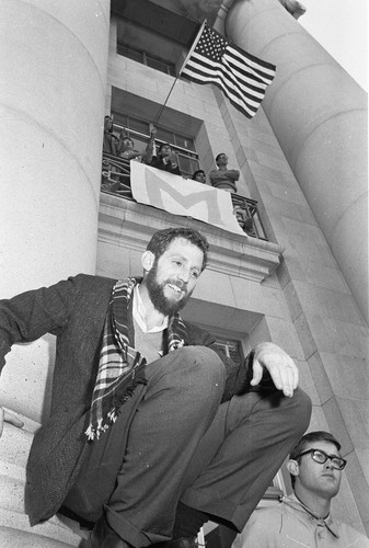 Steve Weissman leaving Sproul Hall from second floor balcony via rope