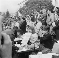 Students signing pledge