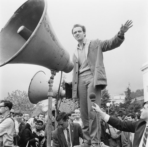 Leader Mario Savio sounding off