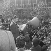 Professor Morris Hirsch speaking from Sproul steps